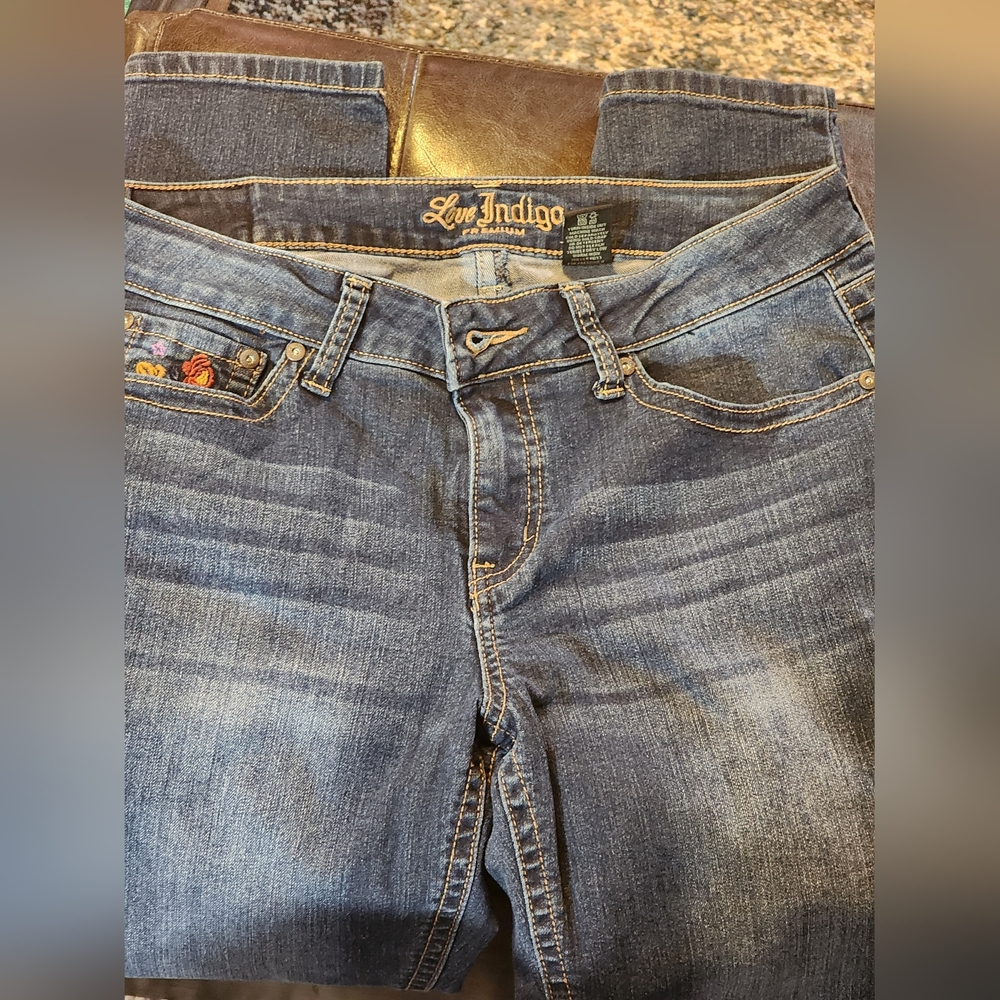NWOT Love Indigo Premium Blue Boho Embroidery Floral Flower Jeans 8 Ankle Skinny - Picture 1 of 7